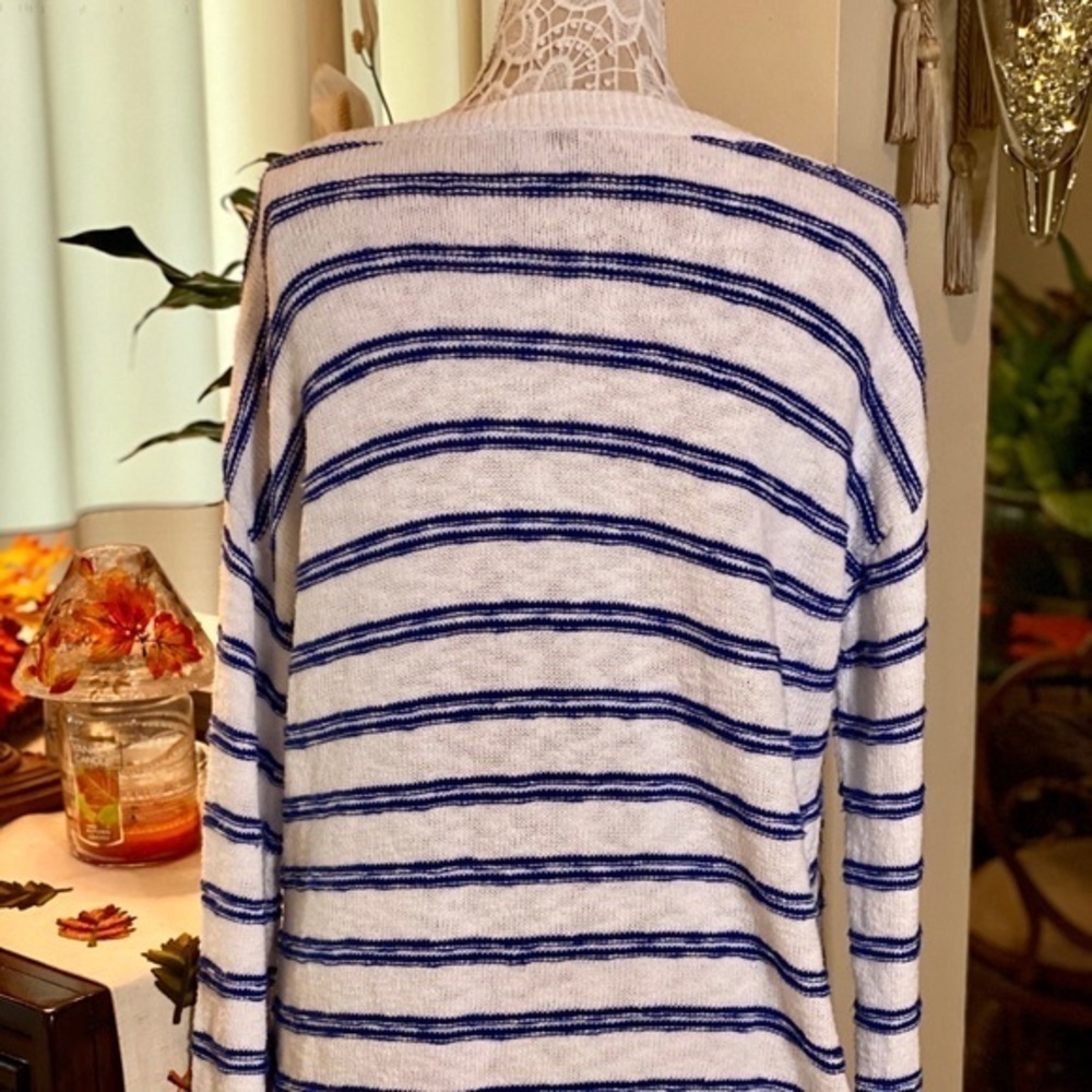 🌸Pure Navy Sweater💙🤍 - Picture 3 of 7